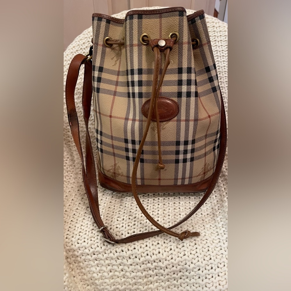 Burberry vinatage bucket Crossbody bag